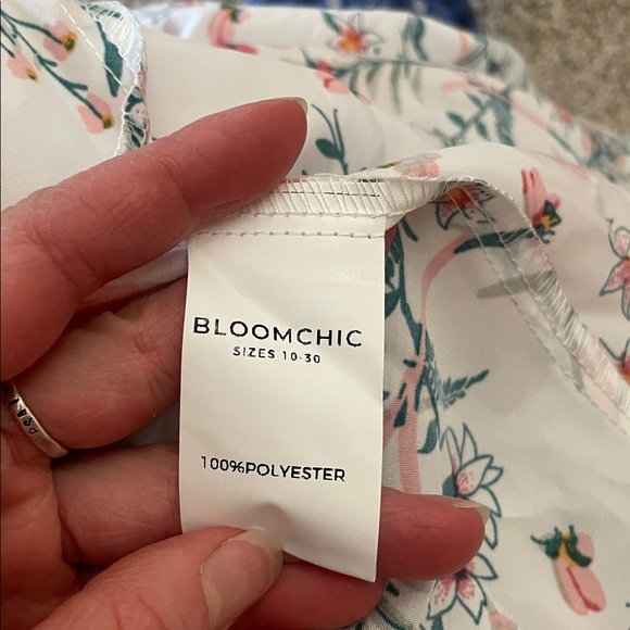 Women’s Top - Picture 7 of 8